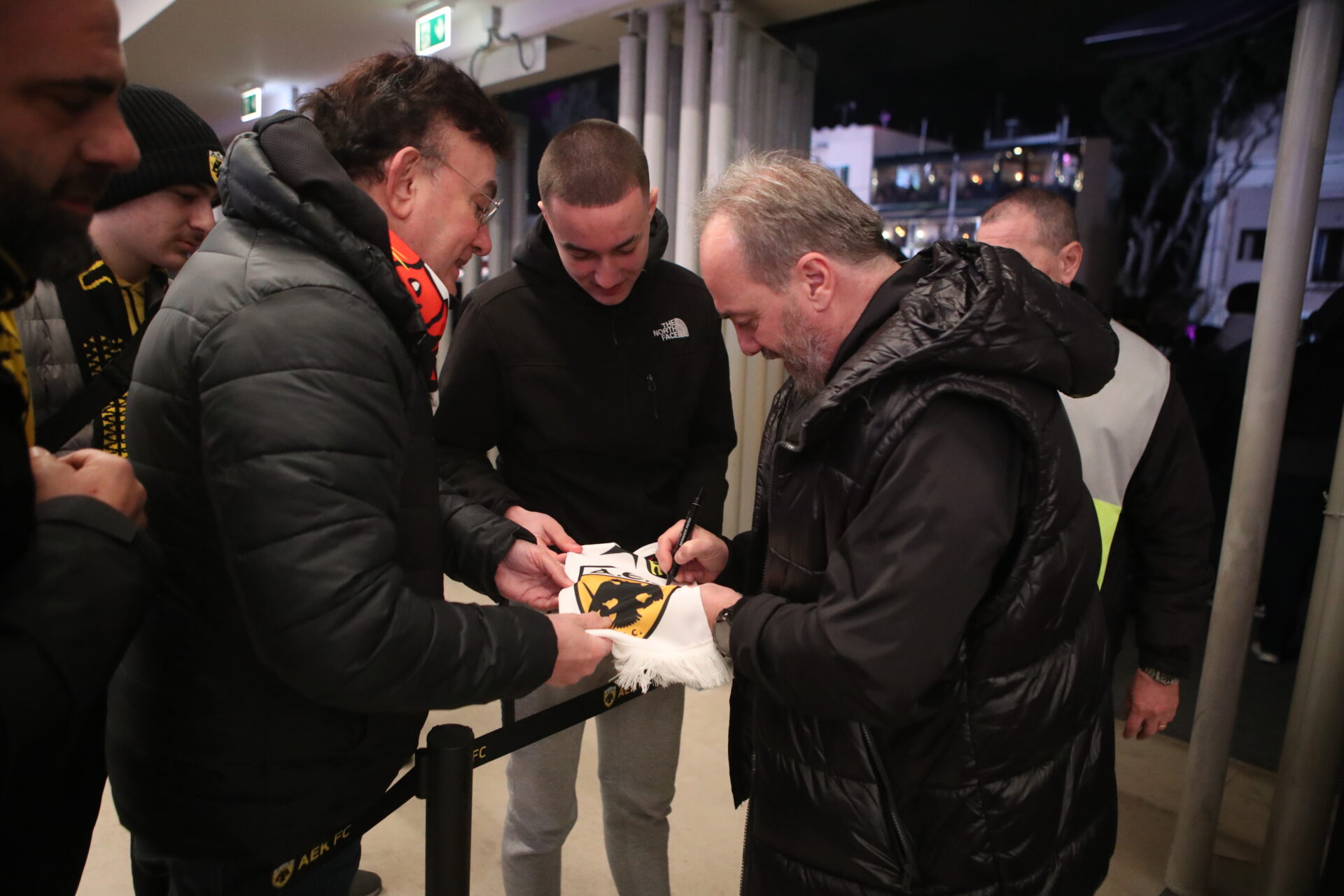 Μεγάλες στιγμές στη Νέα Φιλαδέλφεια: Η συνάντηση των θρύλων της ΑΕΚ πριν το ντέρμπι! (ΦΩΤΟ)