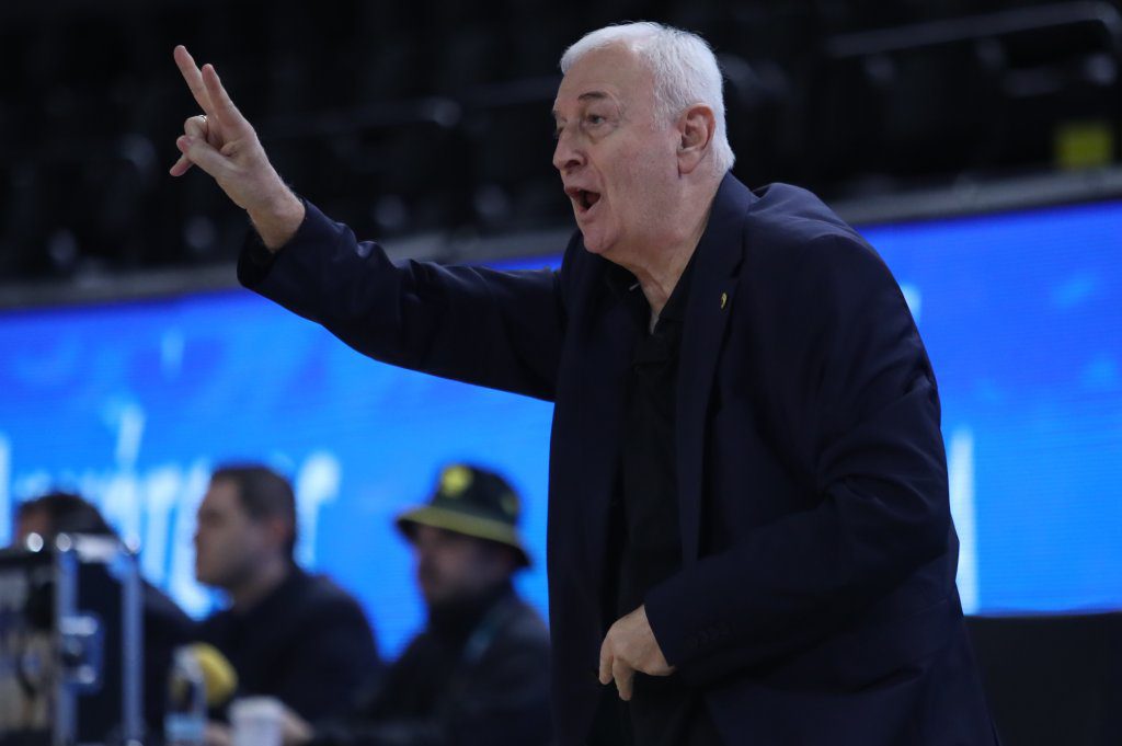 Σάκοτα: «Είχαμε την ενέργεια που χρειαζόταν στο δεύτερο ημίχρονο – Ψάχνουμε ψηλό» (VIDEO)