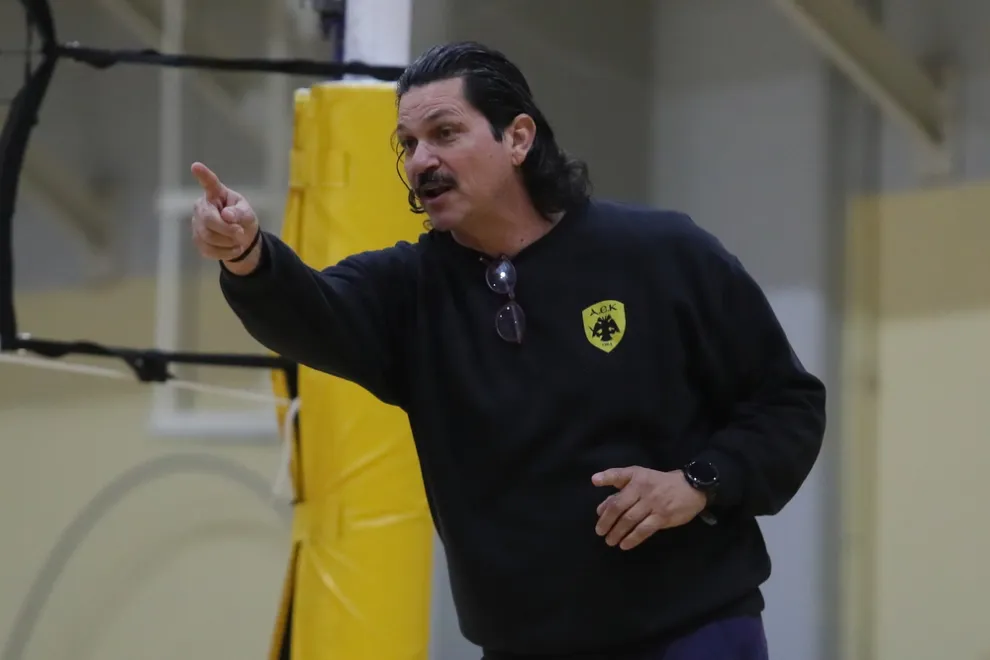 Βόλεϊ Ανδρών: Παρελθόν από τον πάγκο της ΑΕΚ ο Γιώργος Μάντζιος