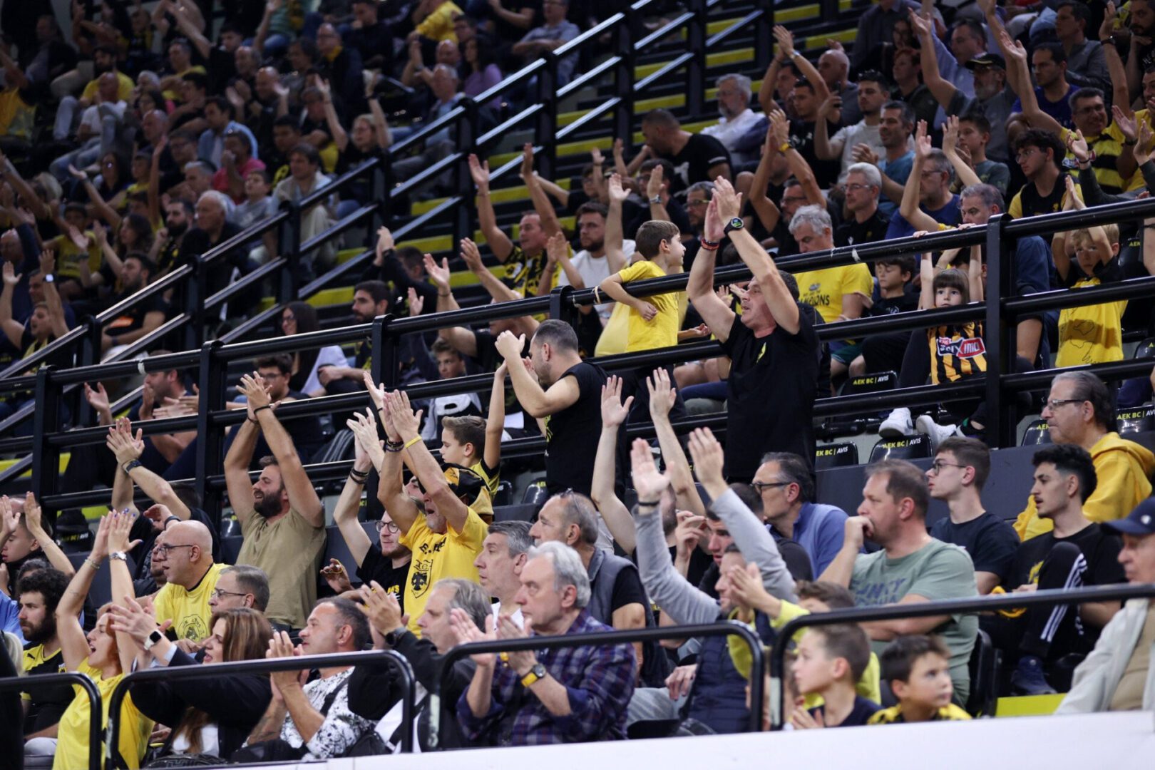 ΟΛΟΙ ΜΑΖΙ δίπλα στην «Βασίλισσα» στα Λιόσια για τη νίκη-πρωτιάς απέναντι στην Άλμπα Βερολίνου!