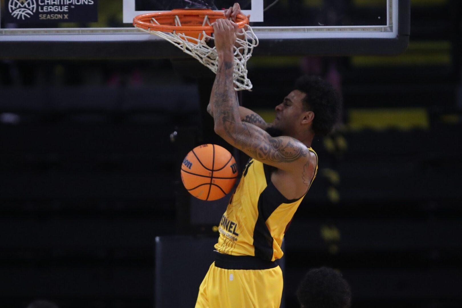 Με Μπράουν στο ρόστερ και στόχο τη συνέχεια των νικών η ΑΕΚ απέναντι στον Κολοσσό