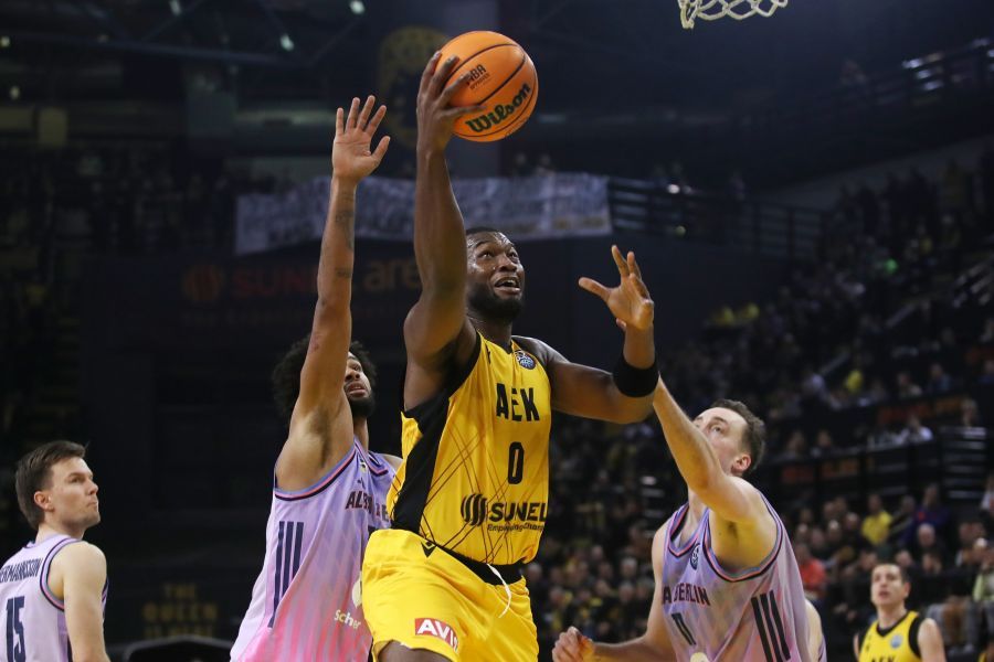 Η ΑΕΚ έβαλε τέλος στο σερί νικών της Άλμπα Βερολίνου στο BCL!