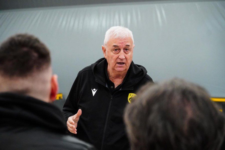 Προετοιμασία της Βασίλισσας για τον αγώνα με την Άλμπα (ΦΩΤΟ)