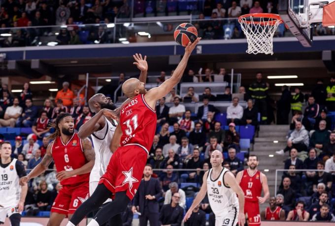 Euroleague: Η Αρμάνι Μιλάνο επικράτησε της Παρτιζάν και «έκλεισε» τη διαφορά