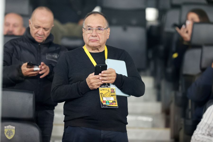 Δέδες: «Το να μιλάει ο Ολυμπιακός για διαιτησία προκαλεί γέλιο»