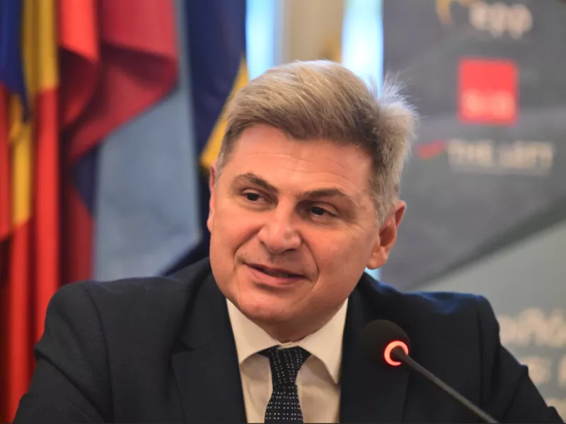 Κουμουνδούρου: Ο Φαραντούρης διαγράφεται μετά τις δηλώσεις υπέρ Καρυστιανού