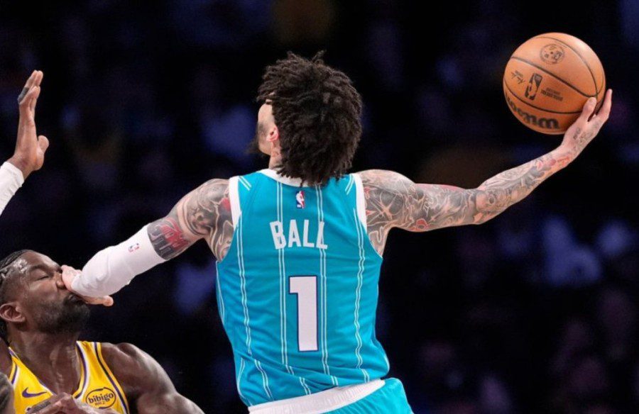 NBA: Ρεσιτάλ ΛαΜέλο Μπολ στο Λος Άντζελες και «άλωση» των Λέικερς – Όλα τα αποτελέσματα (vids)