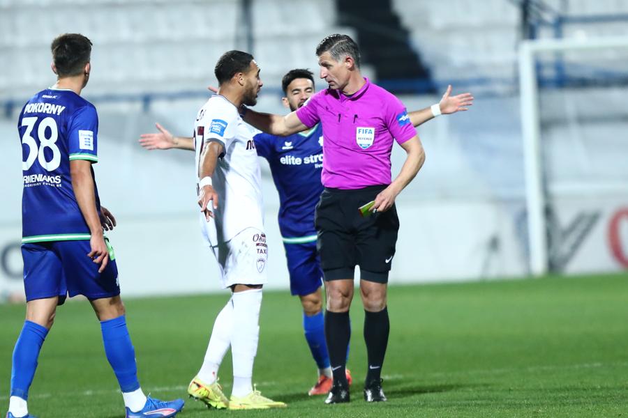 ΑΕΛ Novibet: «Όποιος είδε τη σημερινή διαιτησία του Σιδηρόπουλου μόνο ντροπή μπορεί να αισθάνεται»