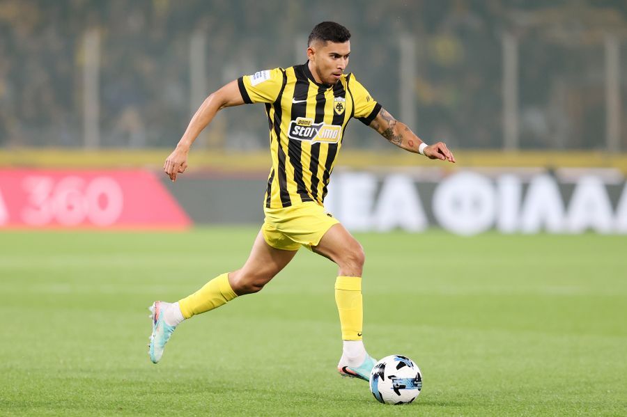 Ευχές με… αποθέωση Μάνταλου σε Πινέδα για τα γενέθλιά του! (ΦΩΤΟ)