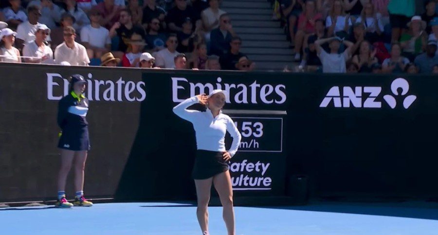 Australian Open 2026: Αποδοκιμασίες και πανηγυρισμοί της Πουτιντσέβα κόντρα στη Σονμέζ (VIDEO)
