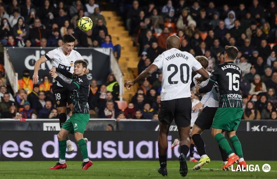 La Liga: «Ανάσα» στο φινάλε για τη Βαλένθια απέναντι στην Έλτσε (vid)