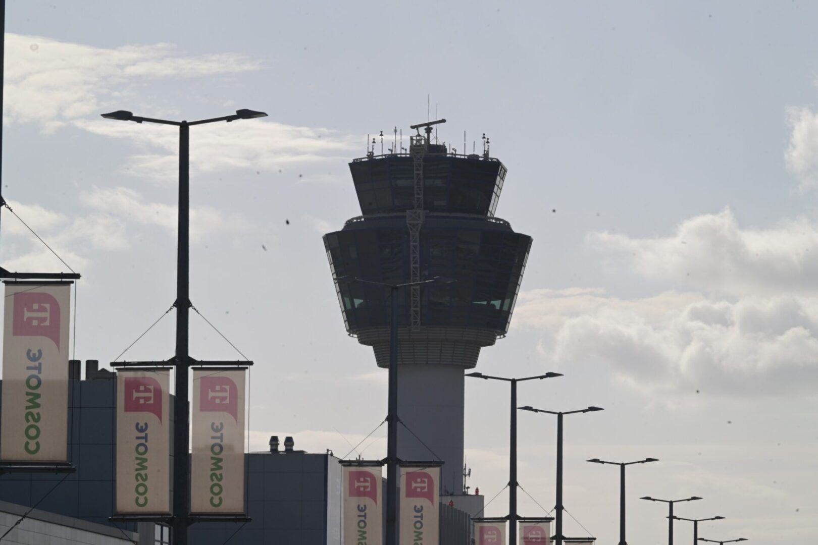 Περίπου 2.000 οι χαμένες αποσκευές μετά το πρόβλημα στο FIR Αθηνών