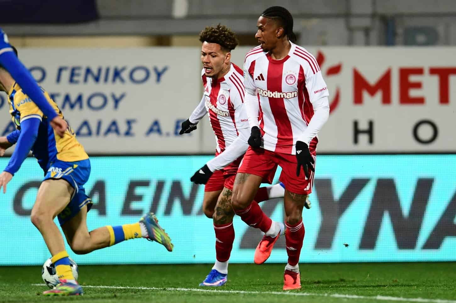 Εστρέλα Αμαδόρα: Ζητά πλήρη διαφάνεια για τις μεταγραφές Κλέιτον και Αντρέ Λουίζ στον Ολυμπιακό