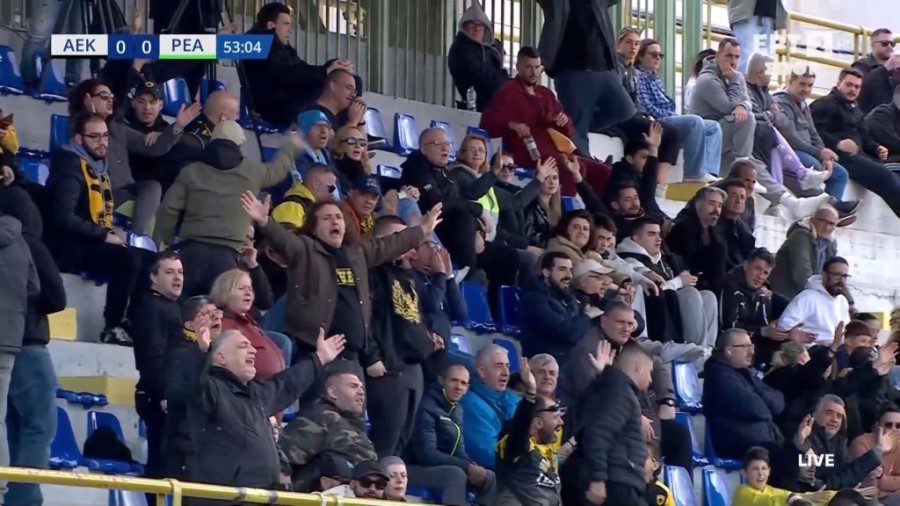 ΑΕΚ – ΡΕΑ: Ασταμάτητο τραγούδι από τους φίλους της Ένωσης! (VIDEO)