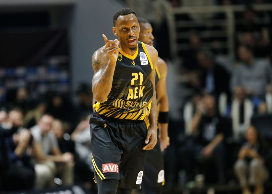 ΠΑΟΚ-ΑΕΚ: Η τρομερή εμφάνιση του Τζέιμς Νάναλι (VIDEO)