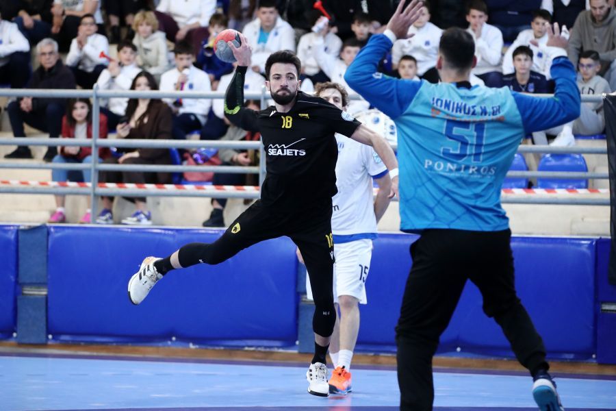 Χάντμπολ: Οι διαιτητές του τελικού Ολυμπιακός-ΑΕΚ