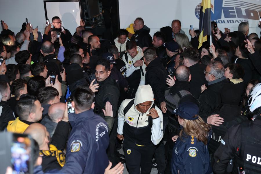 ΑΕΚ: Τρομερή υποδοχή από τον λαό της στις Σέρρες!