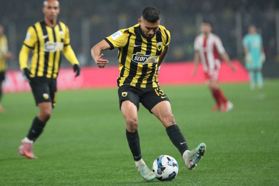 ΑΕΚ – Ολυμπιακός: Το πάτημα του Ταρέμι στον Πινέδα που έμεινε ατιμώρητο από τον Μάκελι! (VIDEO)