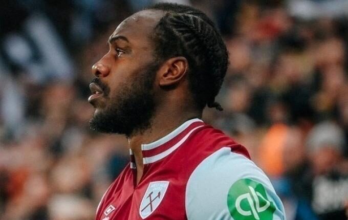 Μίκαελ Αντόνιο: Επιστροφή στη δράση με την Τσάρλτον μετά το σοβαρό ατύχημα