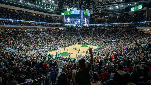 NBA: Οι Νικς «καθάρισαν» τους Μπακς