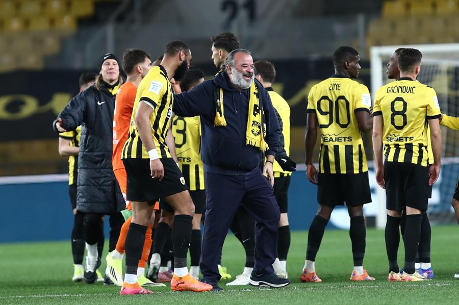 ΑΕΚ: Συνεχάρη την ομάδα ο Μάριος Ηλιόπουλος μετά τη νίκη με 4-0 επί του Λεβαδειακού