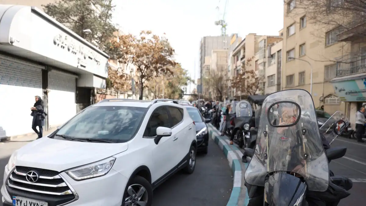 Συναγερμός στην Τεχεράνη: Ιρανοί εγκαταλείπουν την πρωτεύουσα μετά τις επιθέσεις ΗΠΑ και Ισραήλ