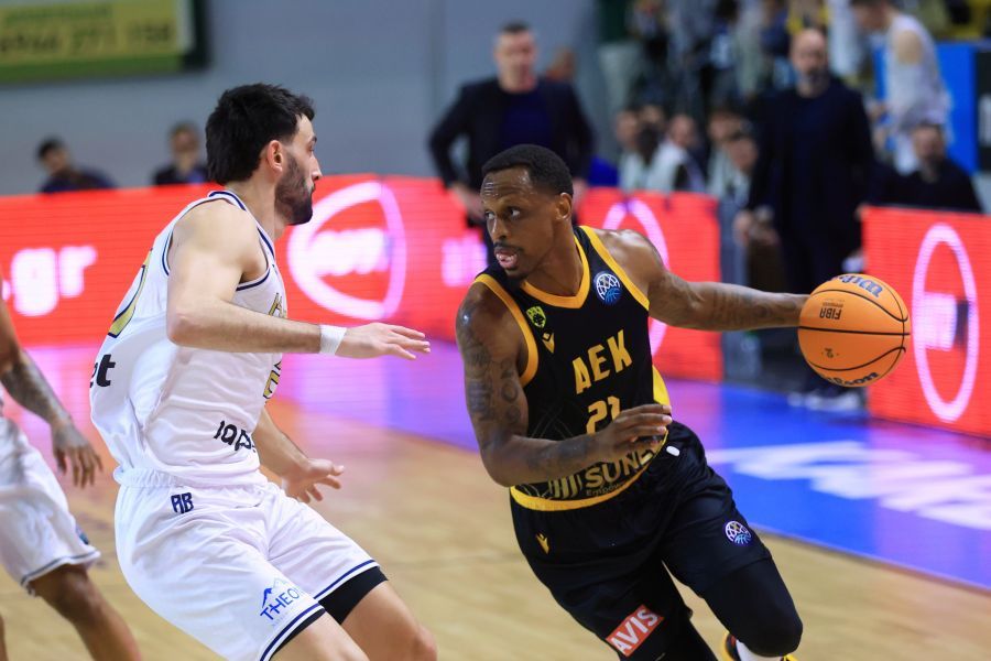 Καρδίτσα Ιαπωνική-ΑΕΚ: MVP ο Νάναλι (ΦΩΤΟ)