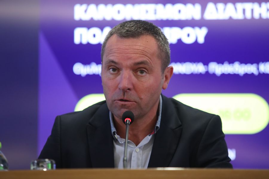 Θέλει να μείνει στην ΚΕΔ ο Λανουά – Αλλαγές στον τρόπο επικοινωνίας με τους διαιτητές