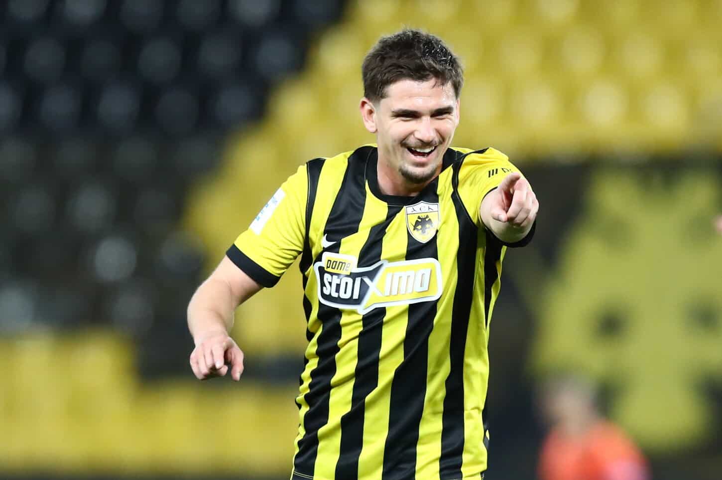 Ραζβάν Μαρίν: Ο «καθοδηγητής» της ΑΕΚ στο κέντρο του γηπέδου!