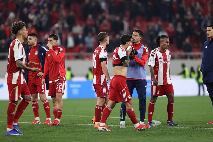 Έντονες αποδοκιμασίες στο «Γ.Καραϊσκάκης» για την απογοητευτική εικόνα του Ολυμπιακού