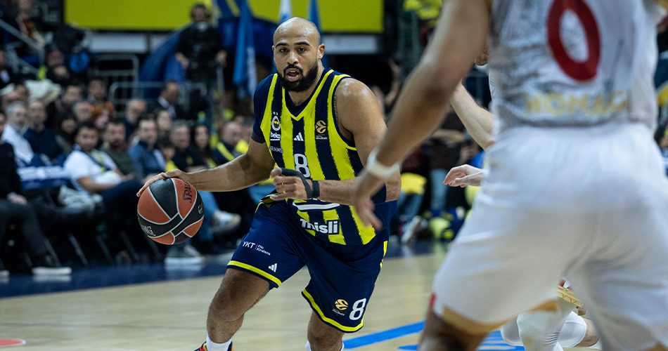 EuroLeague: Η Φενέρμπαχτσε λύγισε τη Μονακό και έφτασε τις 9 συνεχόμενες νίκες