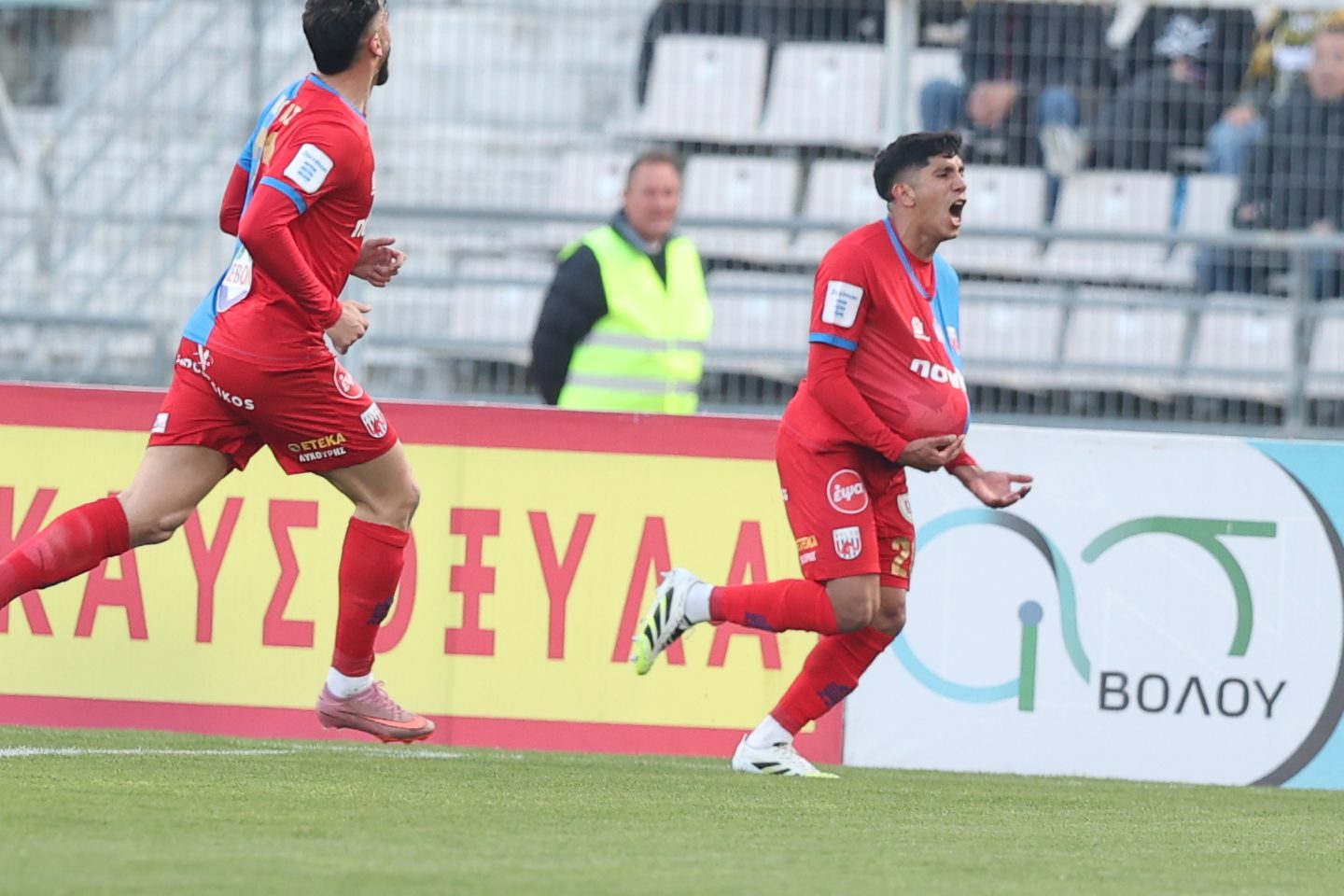 Βόλος – ΑΕΚ: Γκολ του Κόμπα για το 1-0 μετά από λάθος στην άμυνα της Ένωσης (vid)