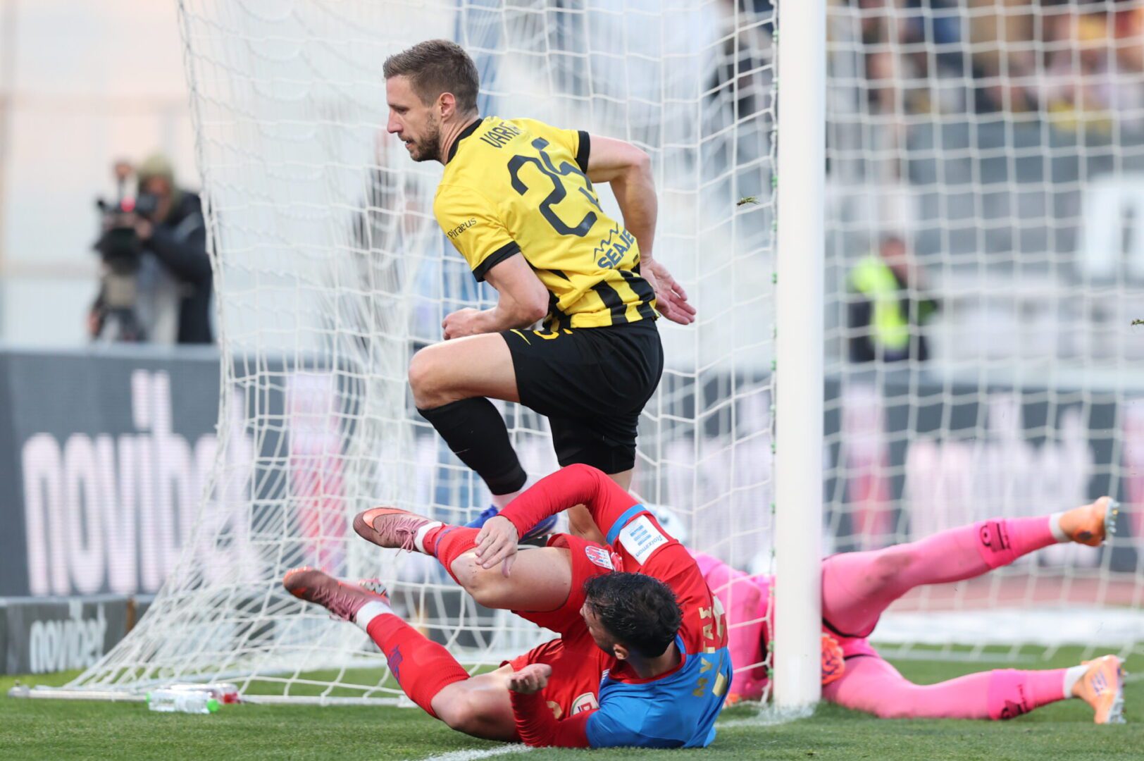 Βόλος – ΑΕΚ: Τρομέρη κεφαλιά του Βάργκα για την ισοφάριση (vid)