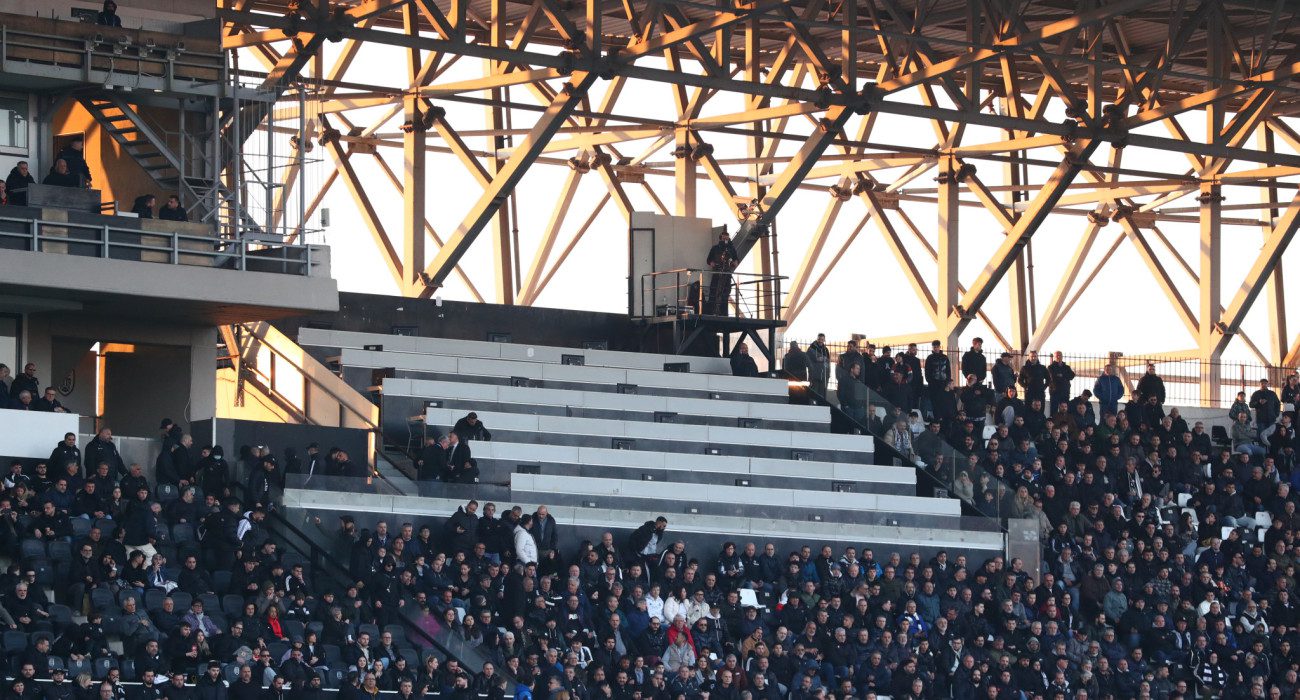 Ένταση στην Τούμπα: Οπαδοί του ΠΑΟΚ έκαναν ντου στα δημοσιογραφικά θεωρεία!