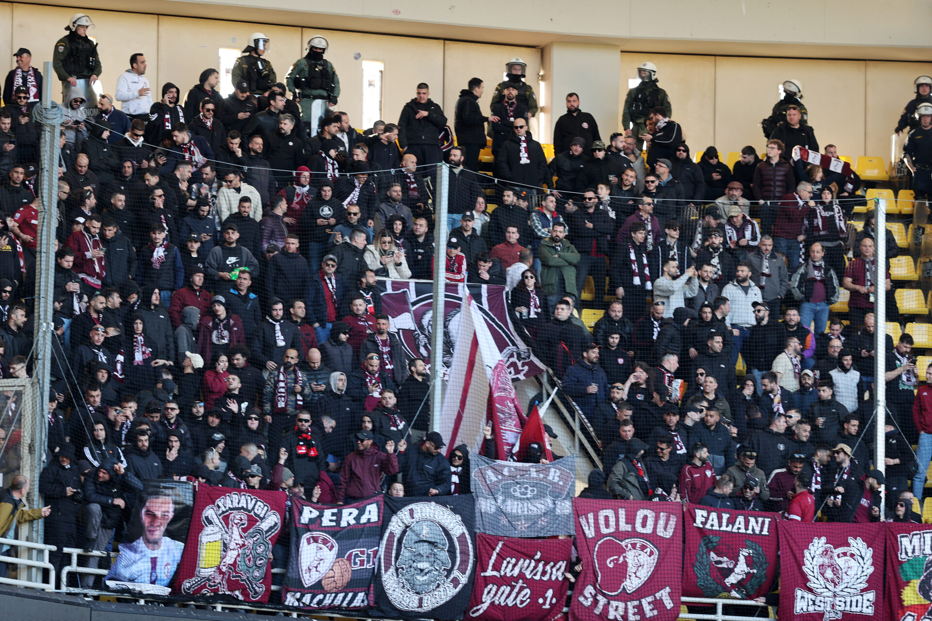 ΑΕΛ: Μήνυμα συσπείρωσης από τη Θύρα 1 – «Έχουμε 7 τελικούς, θα σώσουμε την ομάδα»