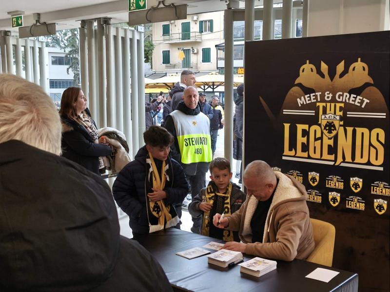 Meet and Greet με τον Βασίλη Δημητριάδη στην ALLWYN Arena: Οι φίλοι της ΑΕΚ θυμούνται και… αναπολούν! (VIDEO)