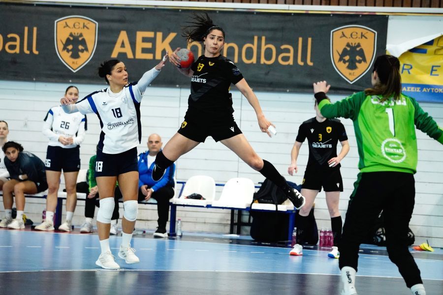 ΑΕΚ Χάντμπολ Γυναικών: Νίκησε τον ΟΦΝΙ, έμεινε στην κορυφή και εξασφάλισε το απόλυτο πλεονέκτημα έδρας!