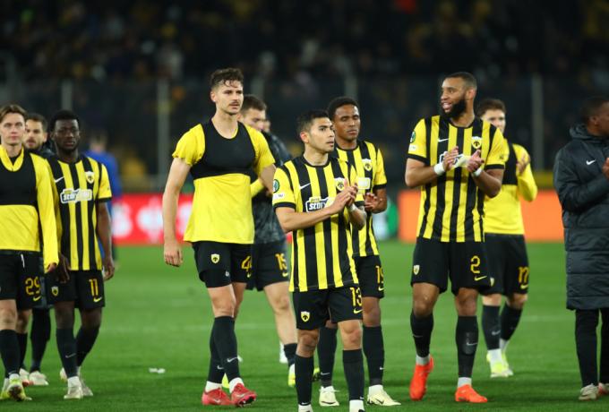 ΑΕΚ: Στο όριο καρτών οκτώ παίκτες ενόψει playoffs