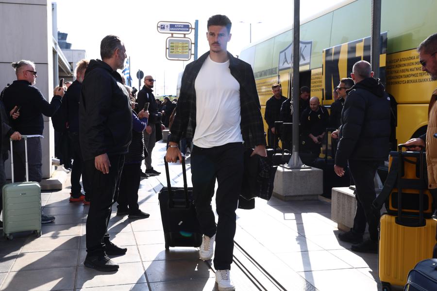 Εικόνες από την αναχώρηση της ΑΕΚ για την Σλοβενία (ΦΩΤΟ)