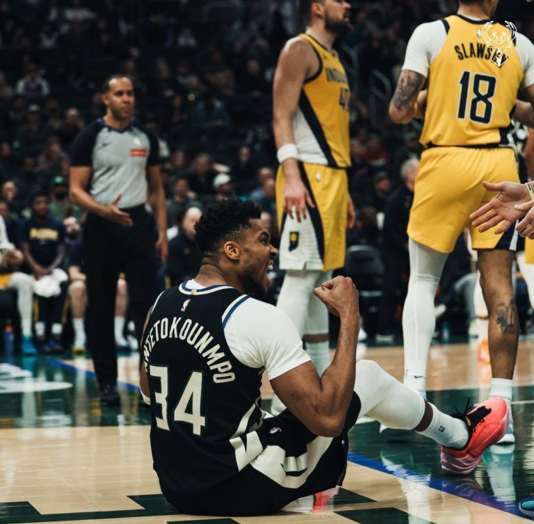 Νίκη για τους Μπακς, τραυματισμός για τον Γιάννη Αντετοκούνμπο (vid)