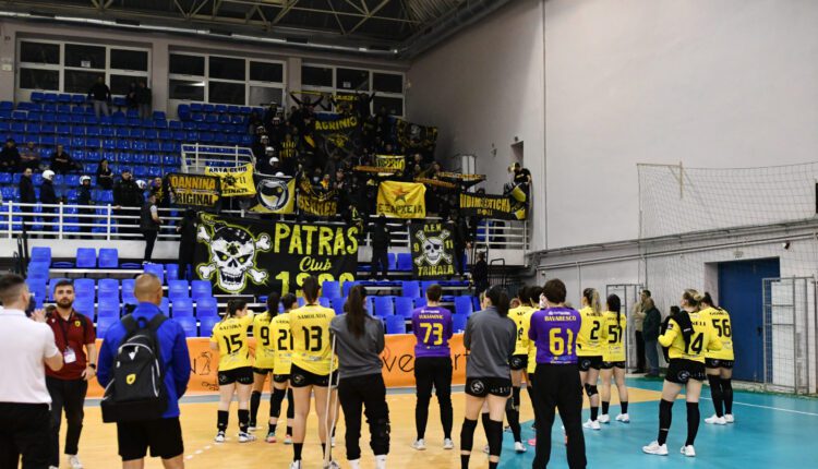 Χάντμπολ Γυναικών: «Πάντα μαζί» – Το χειροκρότημα του κόσμου στην ΑΕΚ (vid)