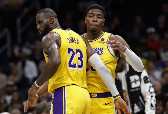 Καλοκαίρι εξελίξεων για τους Λέικερς: Αβέβαιο το μέλλον Λεμπρόν και Χατσιμούρα