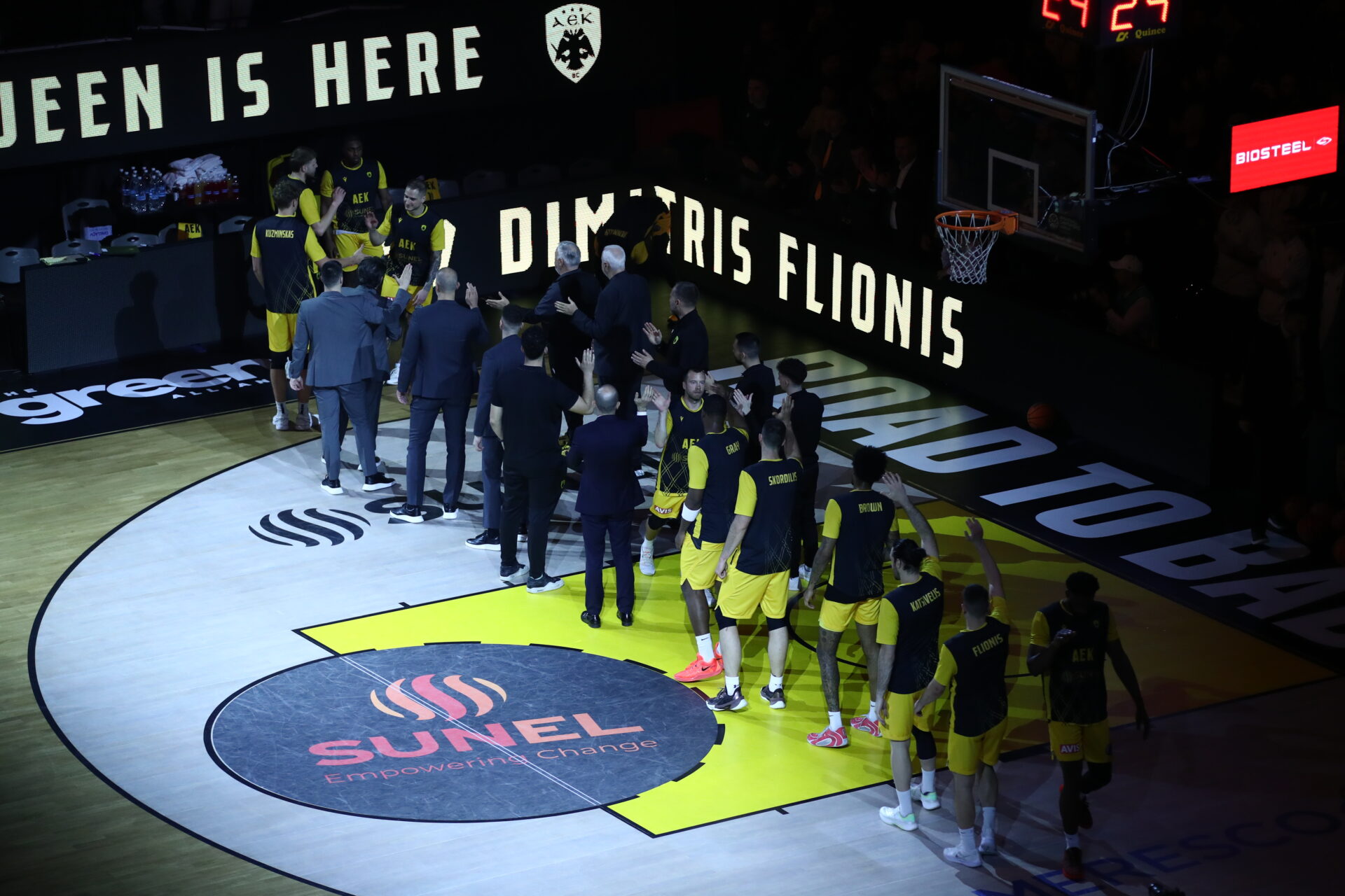 ΑΕΚ – Μπανταλόνα: Φαντασμαγορική ατμόσφαιρα στη Sunel Arena στην παρουσίαση (vid)