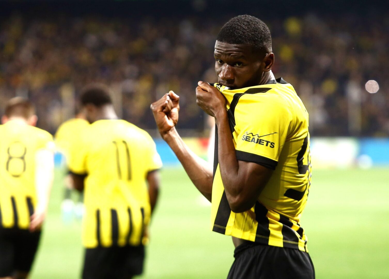 ΑΕΚ – Ράγιο Βαγιεκάνο: Ο Ζίνι «πέταξε» και έγραψε το 3-0 (vid)