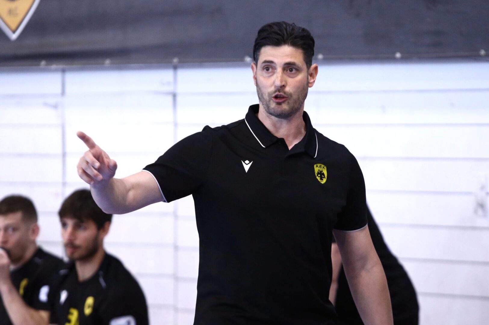 Αλβανός: «Η άμυνα έκανε τη διαφορά στο δεύτερο μέρος – Πάμε απόλυτα συγκεντρωμένοι στη Θεσσαλονίκη» (VIDEO)