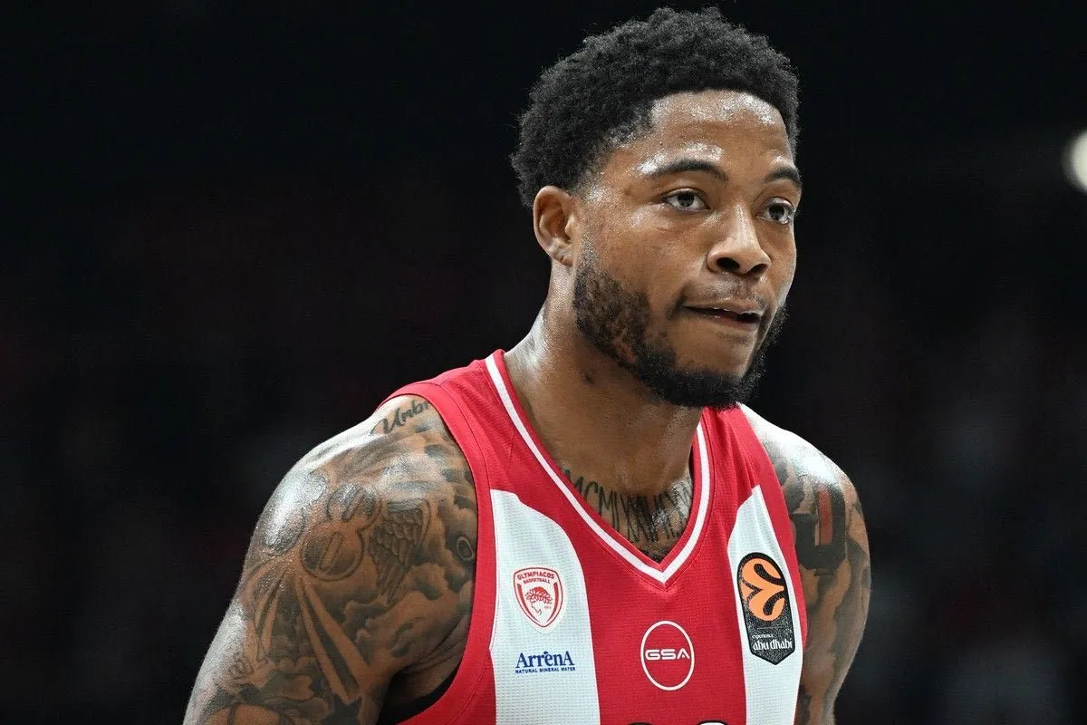 Ολυμπιακός: Εκτός με ΑΕΚ ο Τζόουνς μετά από ποινή τριών αγωνιστικών