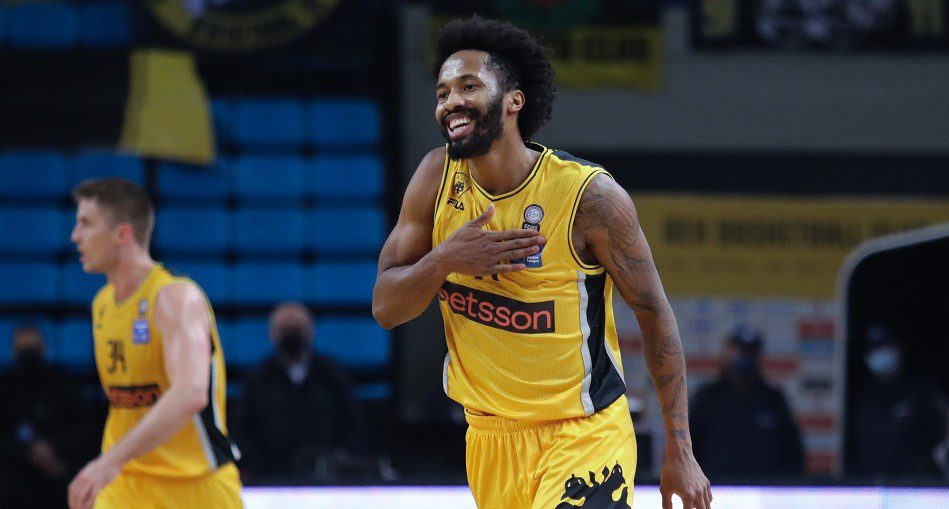 ΑΕΚ: Στη SUNEL Arena μετά από 4 χρόνια ο Μπράιαν Ανγκόλα! (VIDEO)