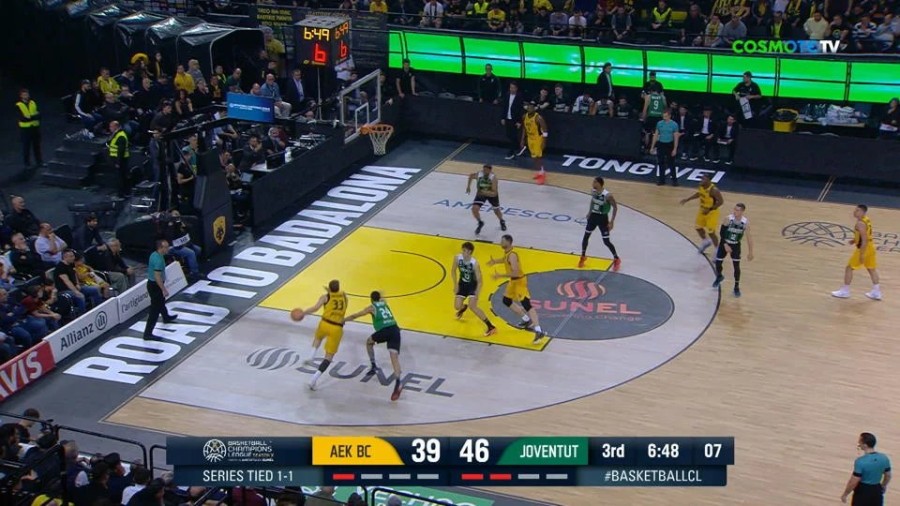 ΑΕΚ – Μπανταλόνα: Το εντυπωσιακό κάρφωμα του Χαραλαμπόπουλου πάνω σε δύο αντιπάλους (vid)