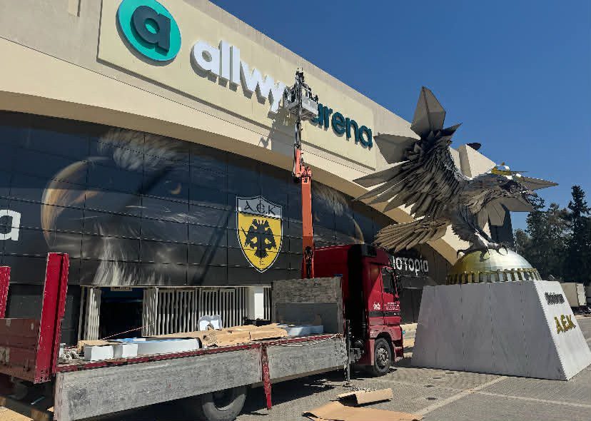 Η «ALLWYN Arena» αλλάζει εμφάνιση: Νέα λευκά γράμματα στην επιγραφή του γηπέδου της ΑΕΚ