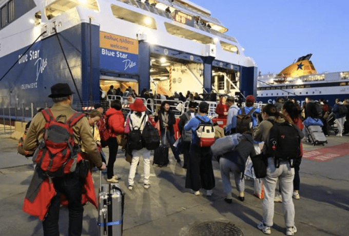 Πάσχα: «Κόκκινο» στα λιμάνια και γεμάτα ΚΤΕΛ – Σε πλήρη εξέλιξη η έξοδος των εκδρομέων